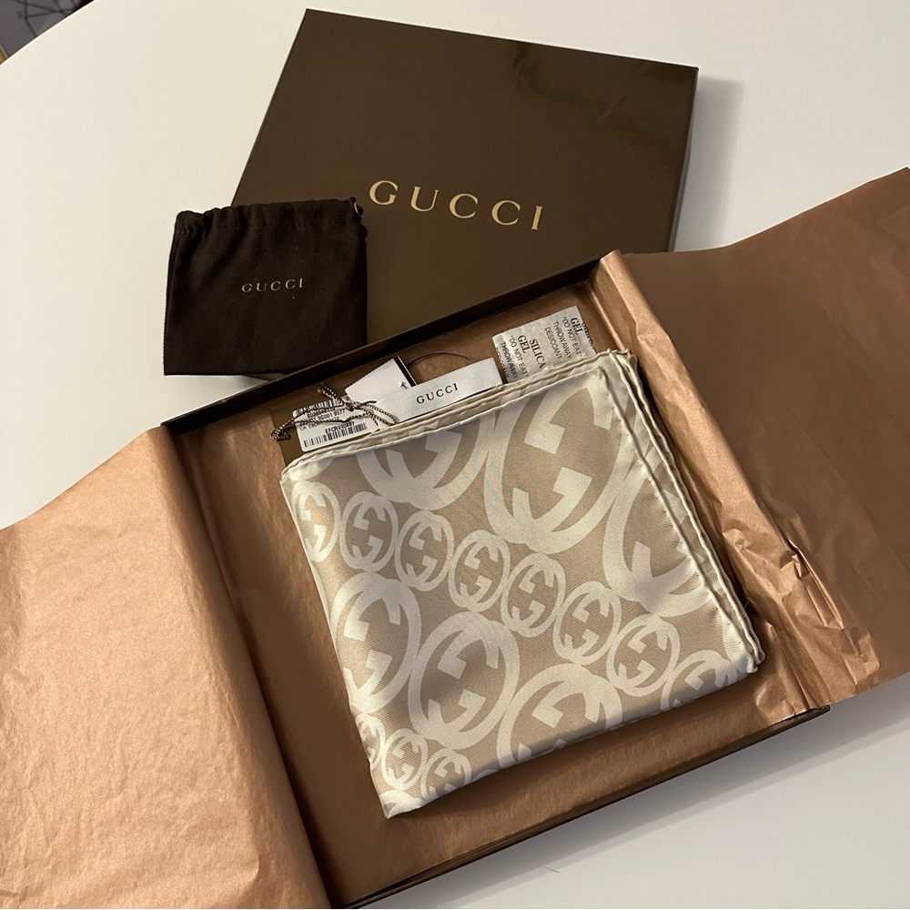 NWT Gucci Silk Scarf - Interlocking G Print Carré
